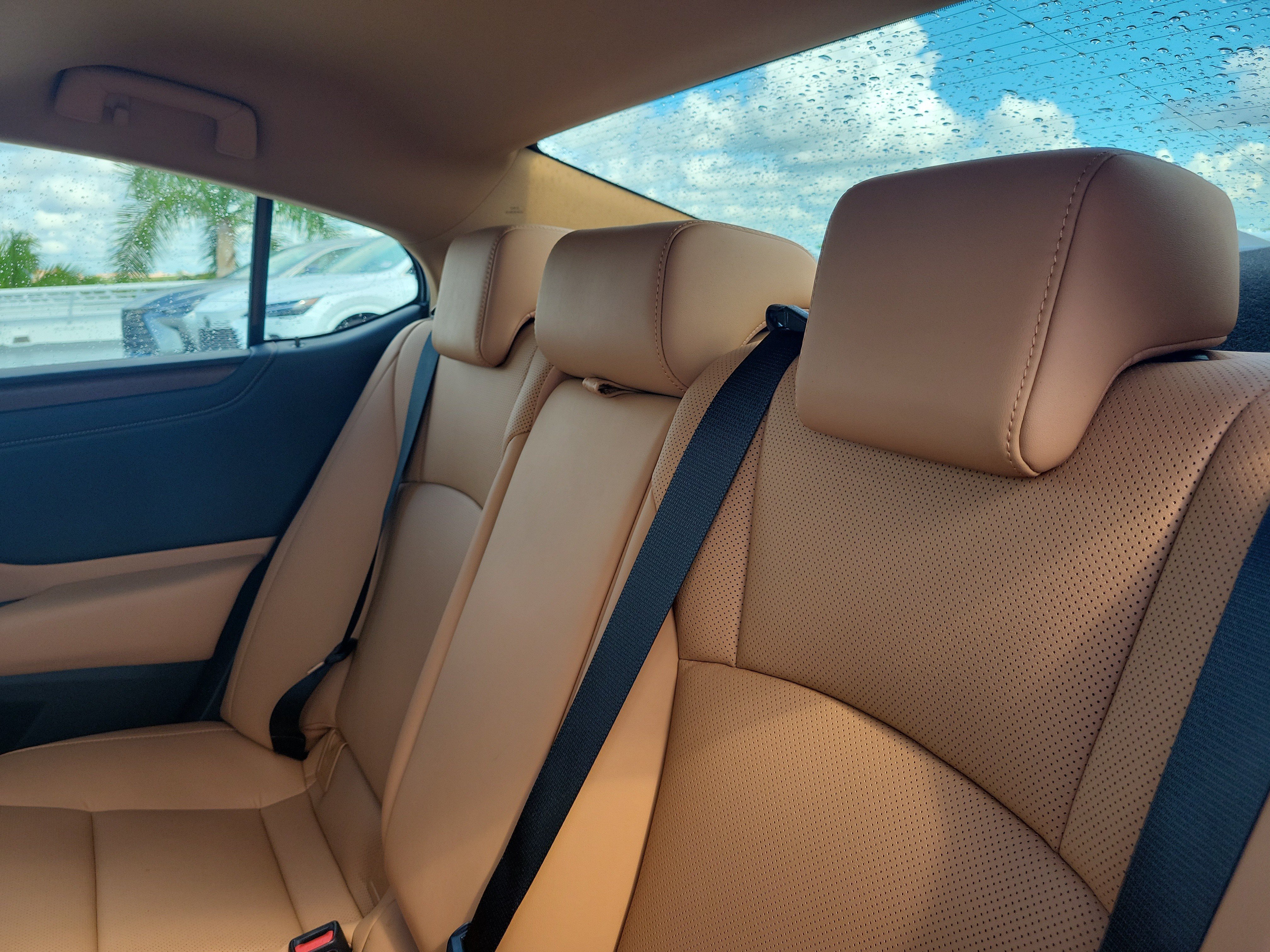 Used 2025 Lexus ES 350 w/ Premium Package FWD image 12