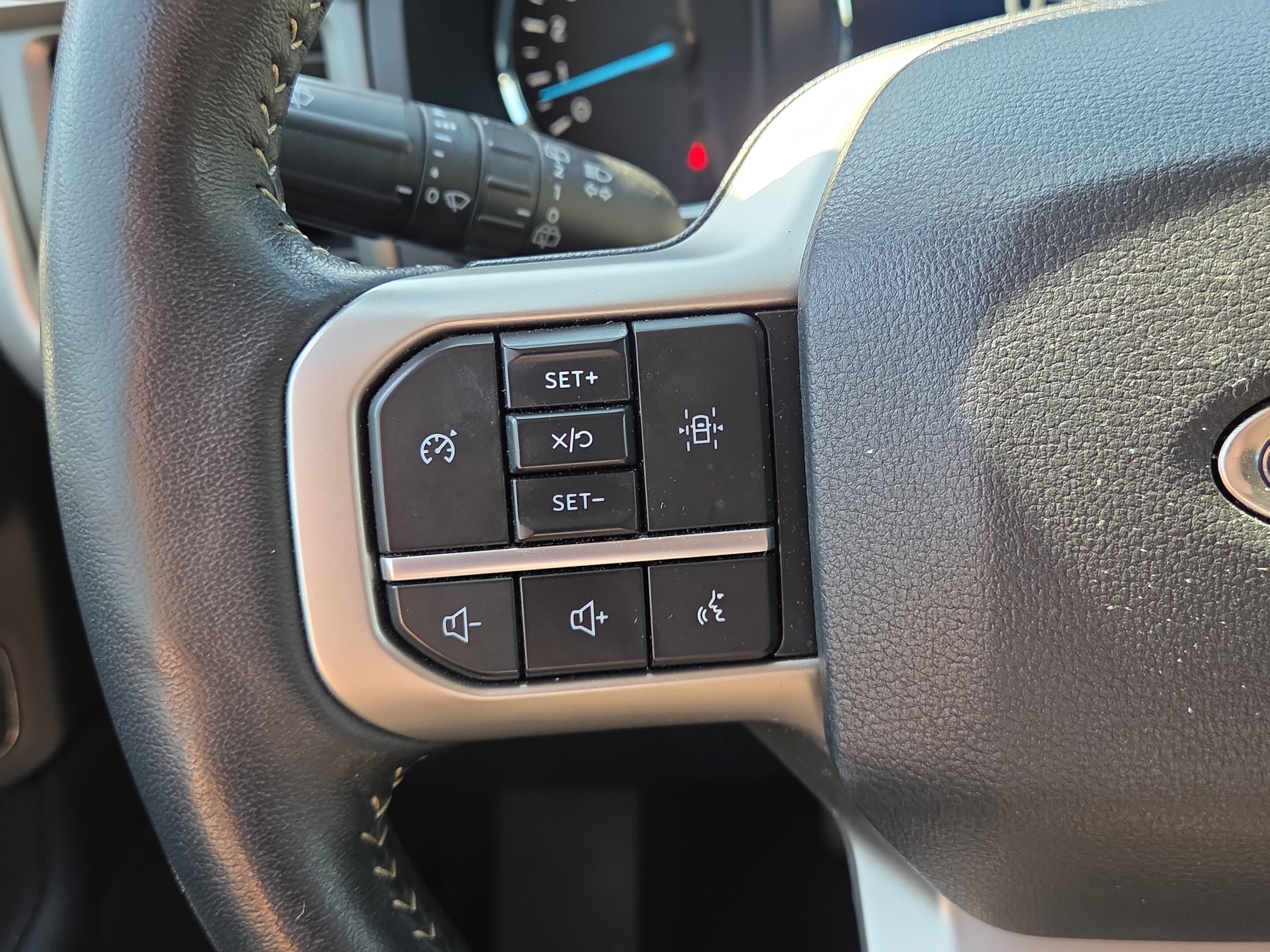 Used 2024 Ford Expedition XLT image 21