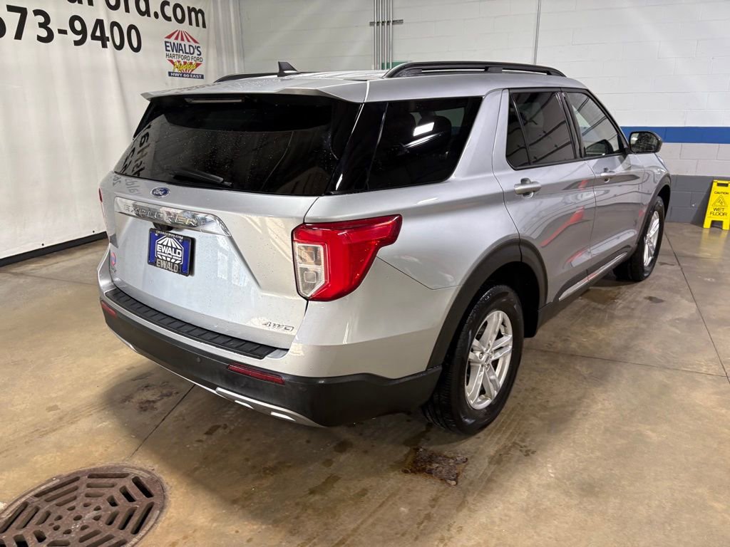 Used 2022 Ford Explorer XLT w/ Equipment Group 202A AWD/4WD image 10