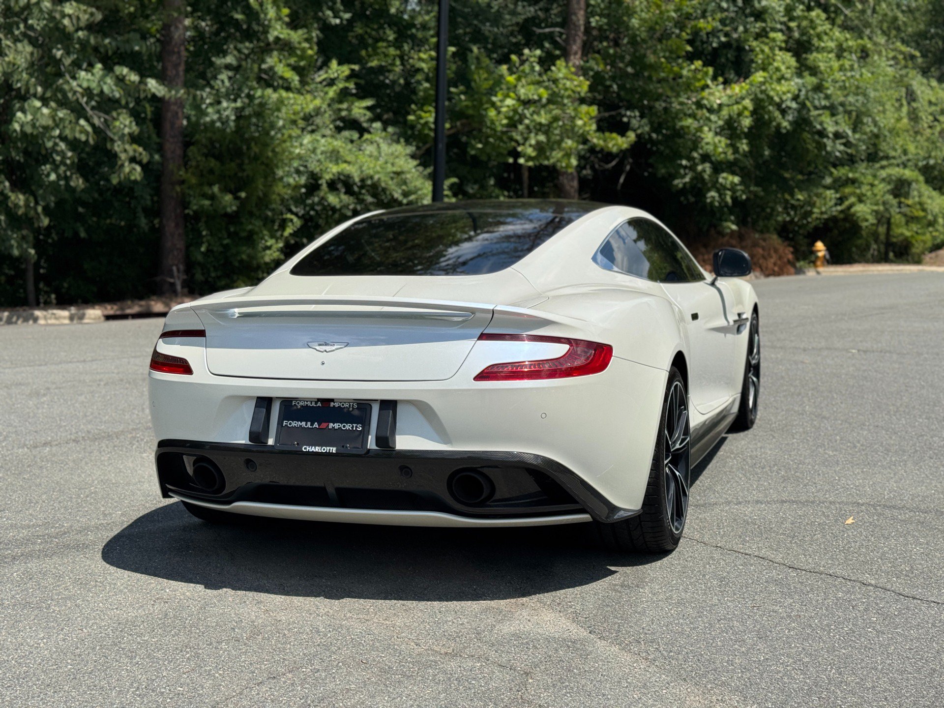 Used 2014 Aston Martin Vanquish Coupe RWD image 11