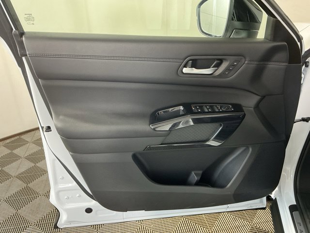 New 2026 Nissan Pathfinder Platinum AWD/4WD image 9