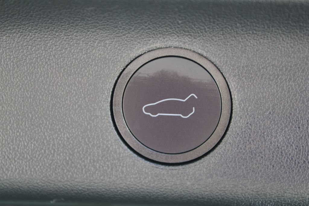 Used 2023 Tesla Model Y Long Range AWD/4WD image 11