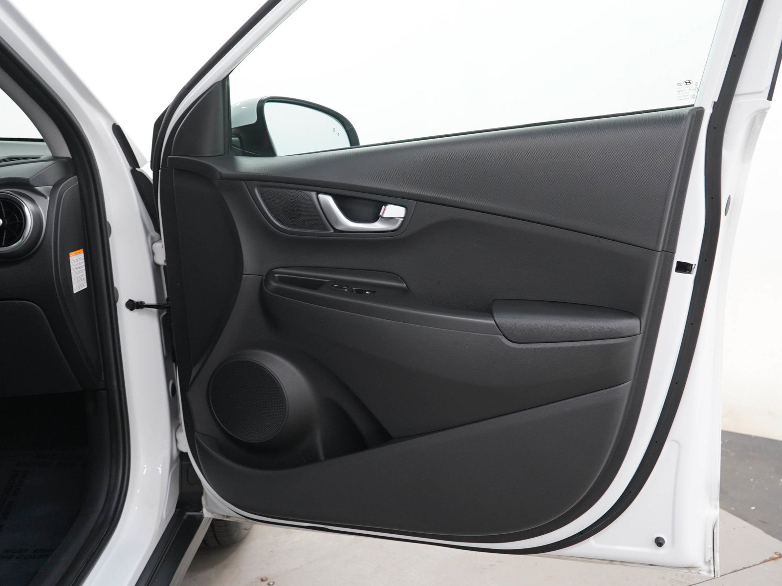 Used 2023 Hyundai Kona SEL FWD image 9