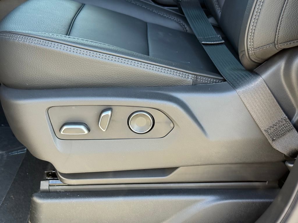 New 2026 GMC Yukon Denali AWD/4WD image 13