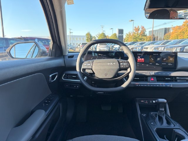 Used 2025 Kia K4 FWD image 14