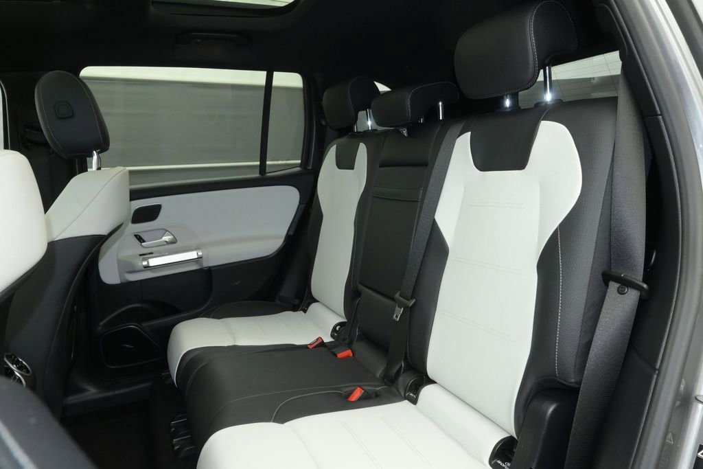 Used 2021 Mercedes-Benz GLB 250 4MATIC image 22