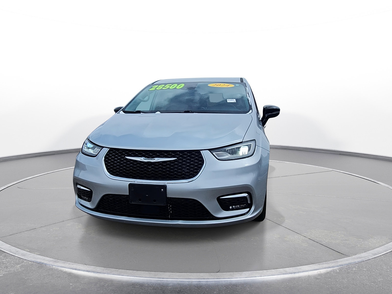 Used 2024 Chrysler Pacifica Touring-L FWD image 3