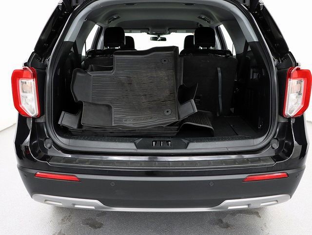 Used 2022 Ford Explorer XLT w/ Equipment Group 202A AWD/4WD image 28