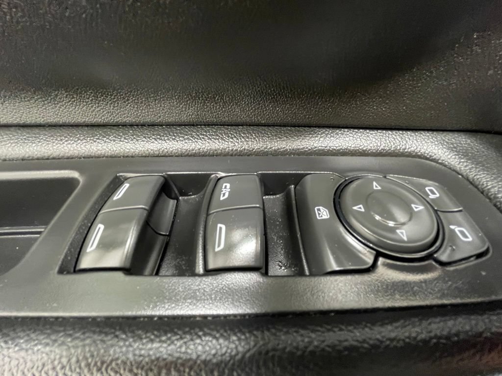 Used 2024 GMC Terrain SLT AWD/4WD image 15