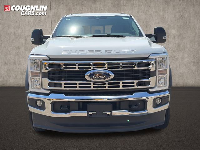 New 2026 Ford F550 4x4 Crew Cab image 2