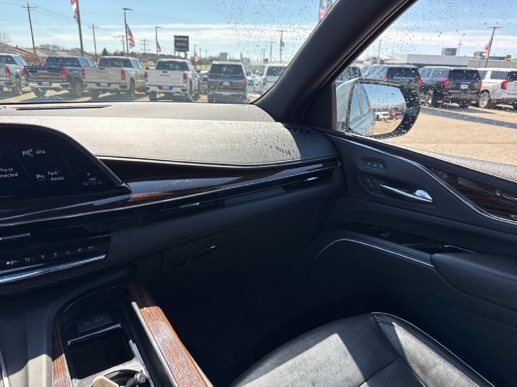 Used 2023 Cadillac Escalade Premium Luxury AWD/4WD image 48