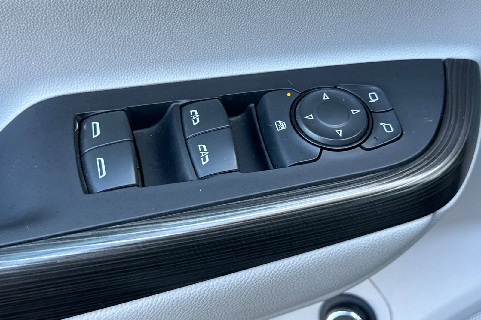 Used 2023 GMC Acadia SLT image 12