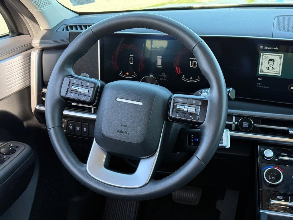 Used 2025 Hyundai Santa Fe SEL FWD image 12