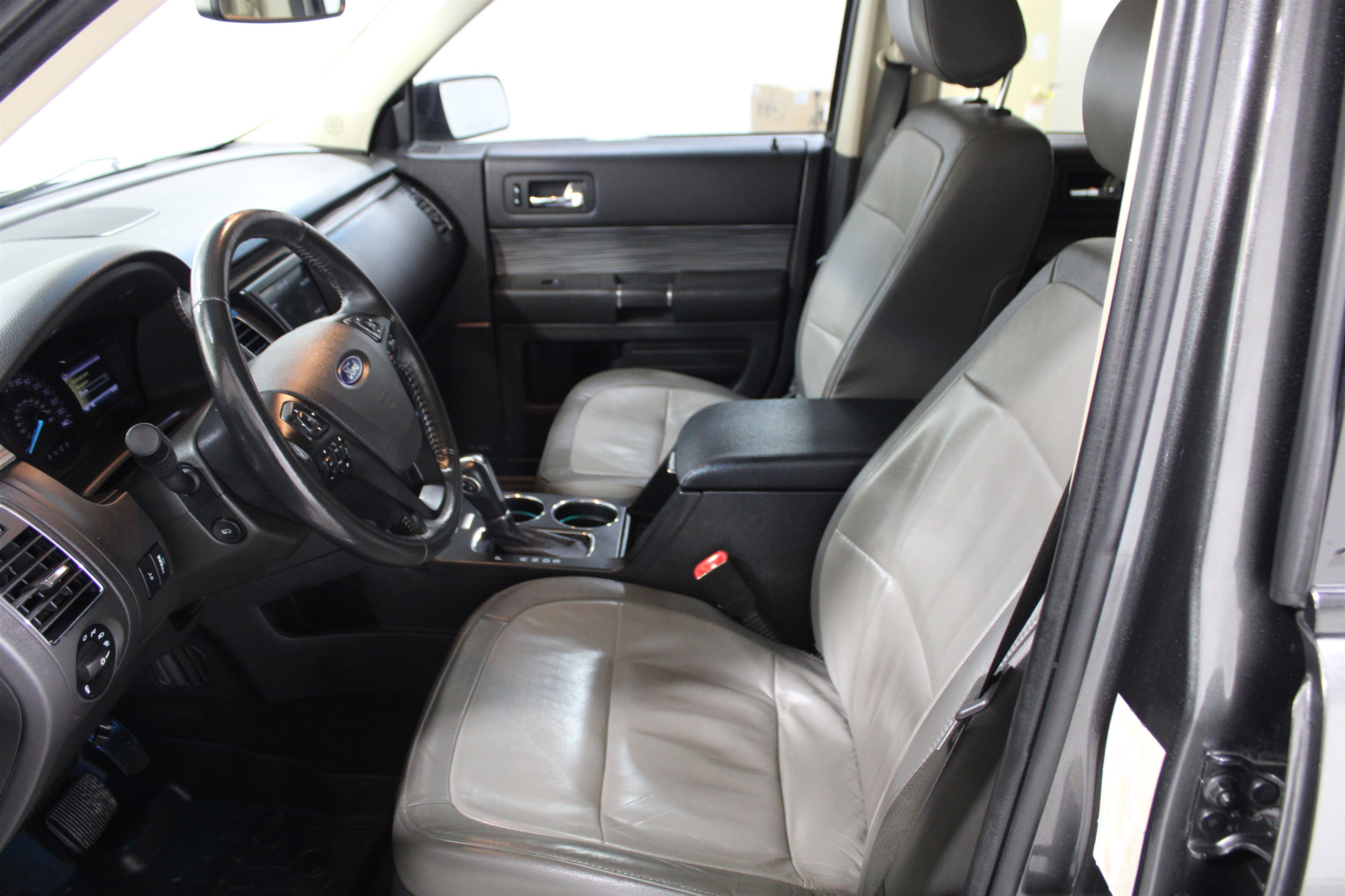 Used 2017 Ford Flex Limited w/ Limited Appearance Package image 3