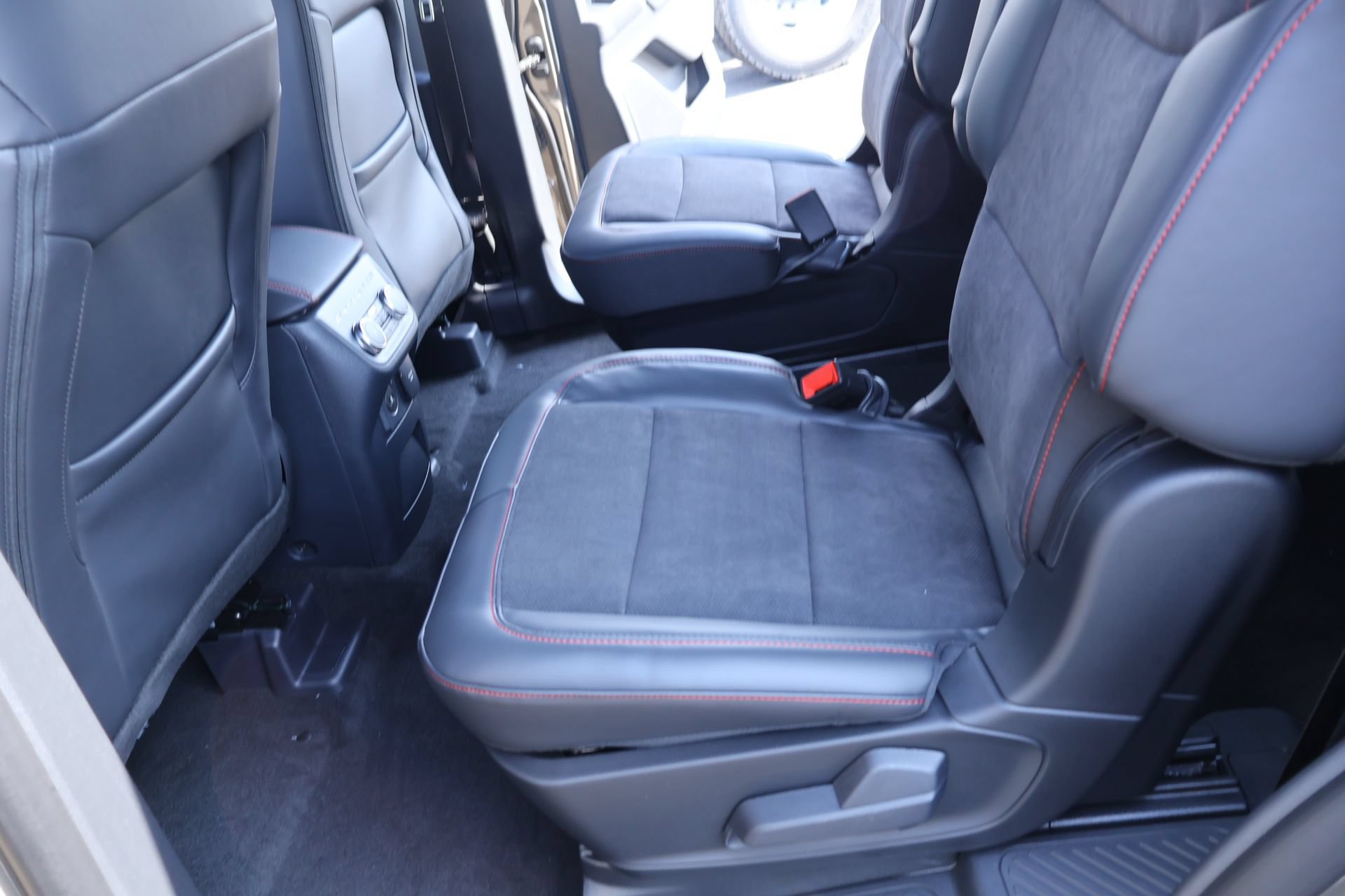 New 2026 Ford Explorer ST w/ Sun And Sound Package AWD/4WD image 13