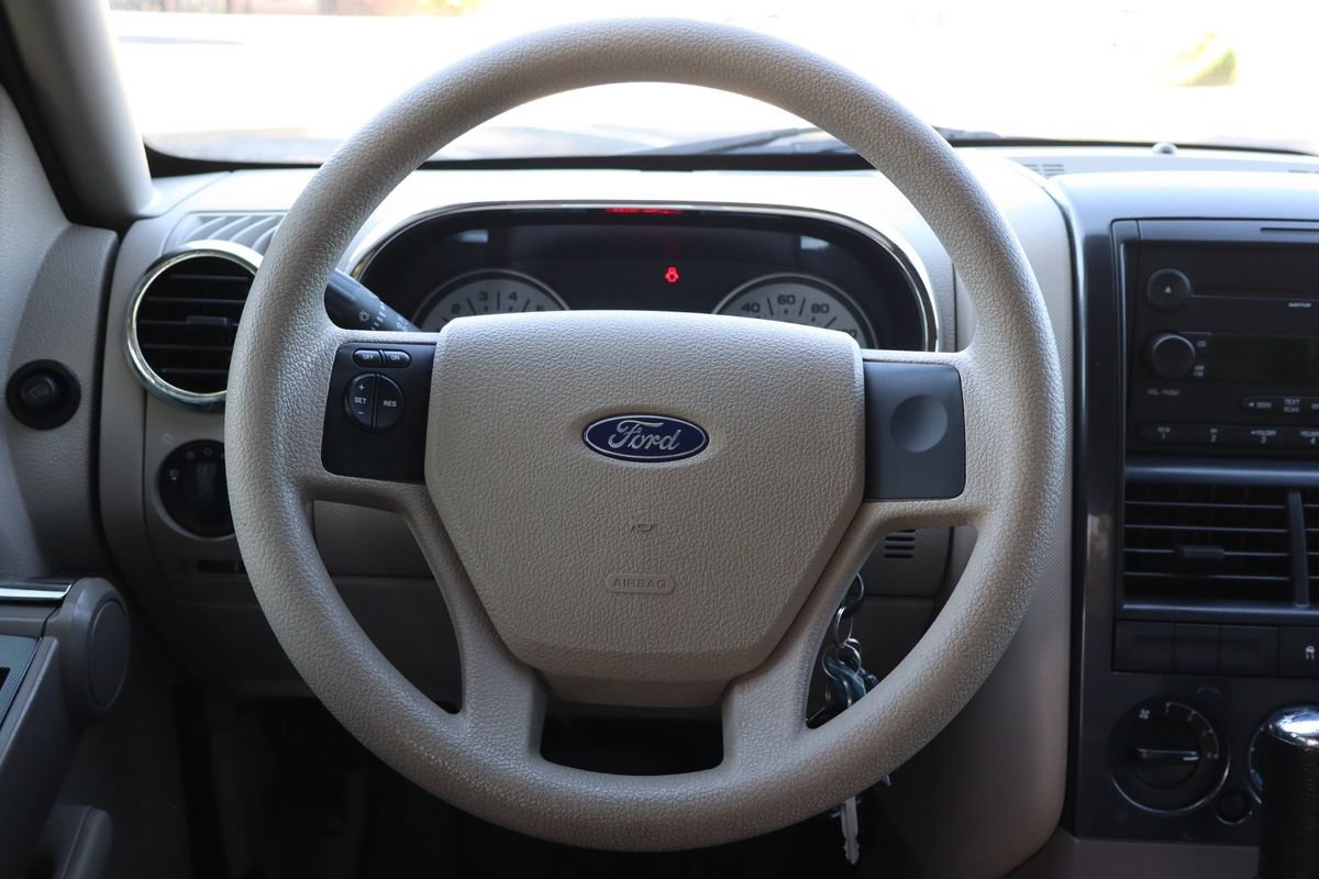 Used 2007 Ford Explorer Sport Trac XLT AWD/4WD image 18