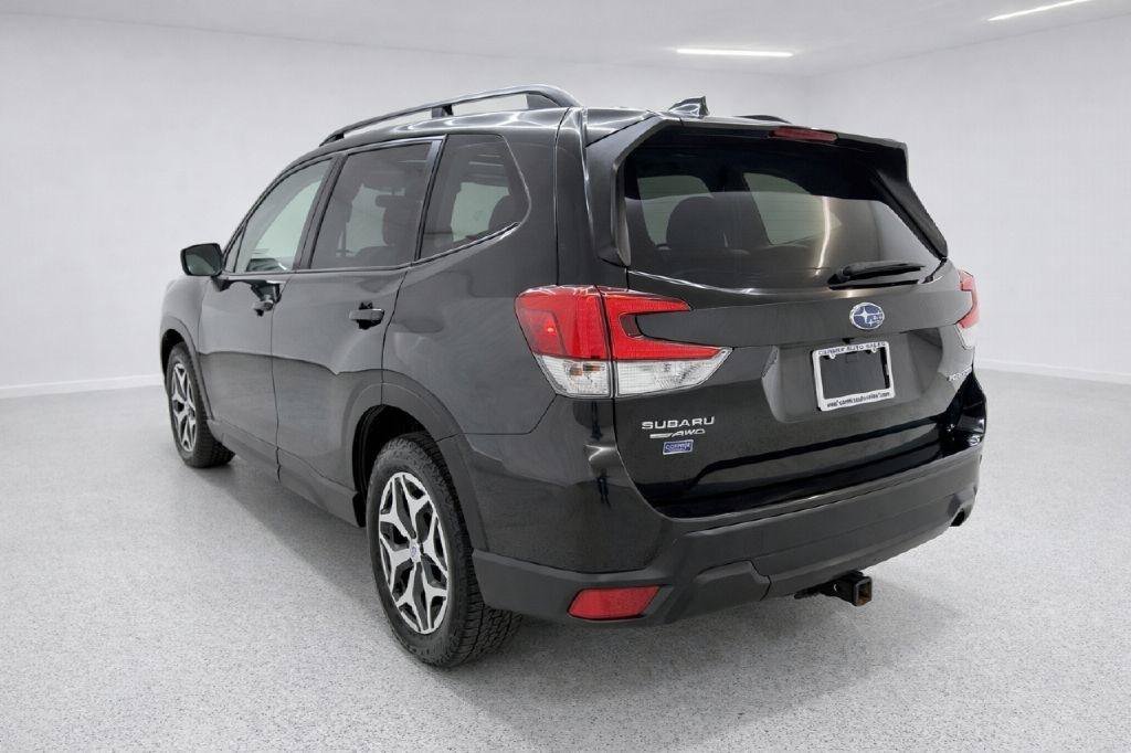 Used 2019 Subaru Forester Premium w/ All-Weather Package AWD/4WD image 5