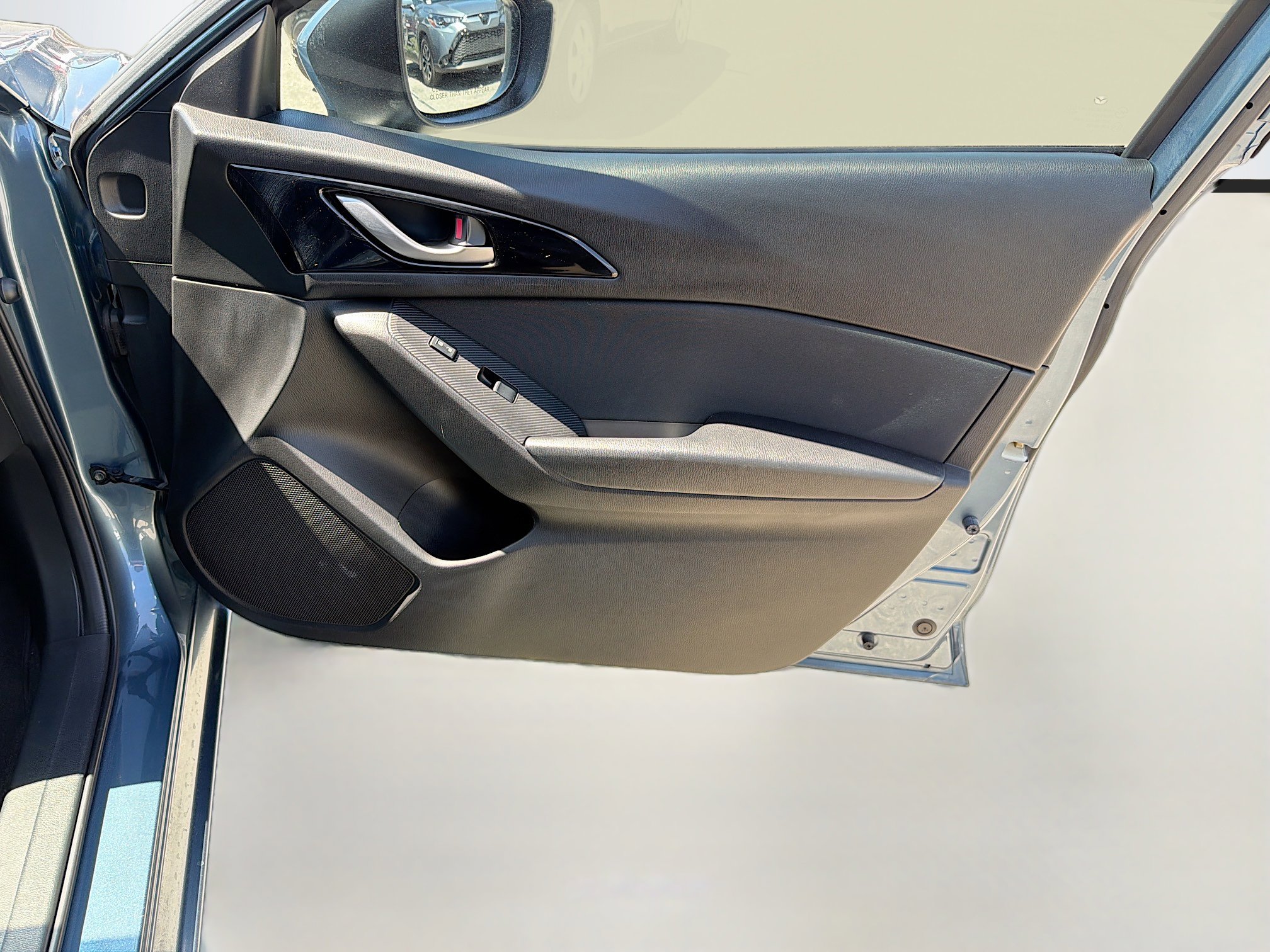 Used 2016 MAZDA MAZDA3 i Sport w/ Preferred Equipment Package image 39