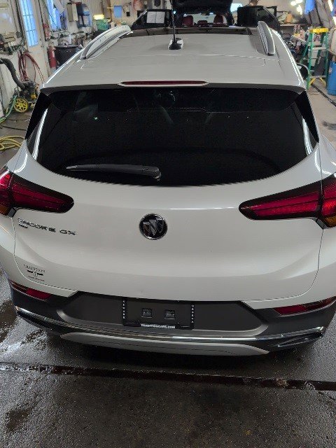 Certified 2022 Buick Encore GX Essence w/ Experience Buick Package image 4