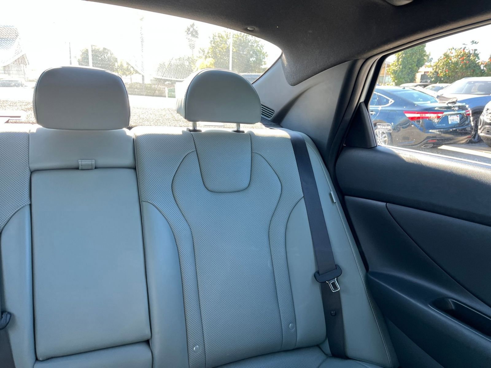 Used 2025 Hyundai Elantra Limited image 38