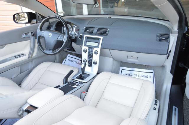 Used 2011 Volvo C70 T5 w/ Convenience Pkg image 20