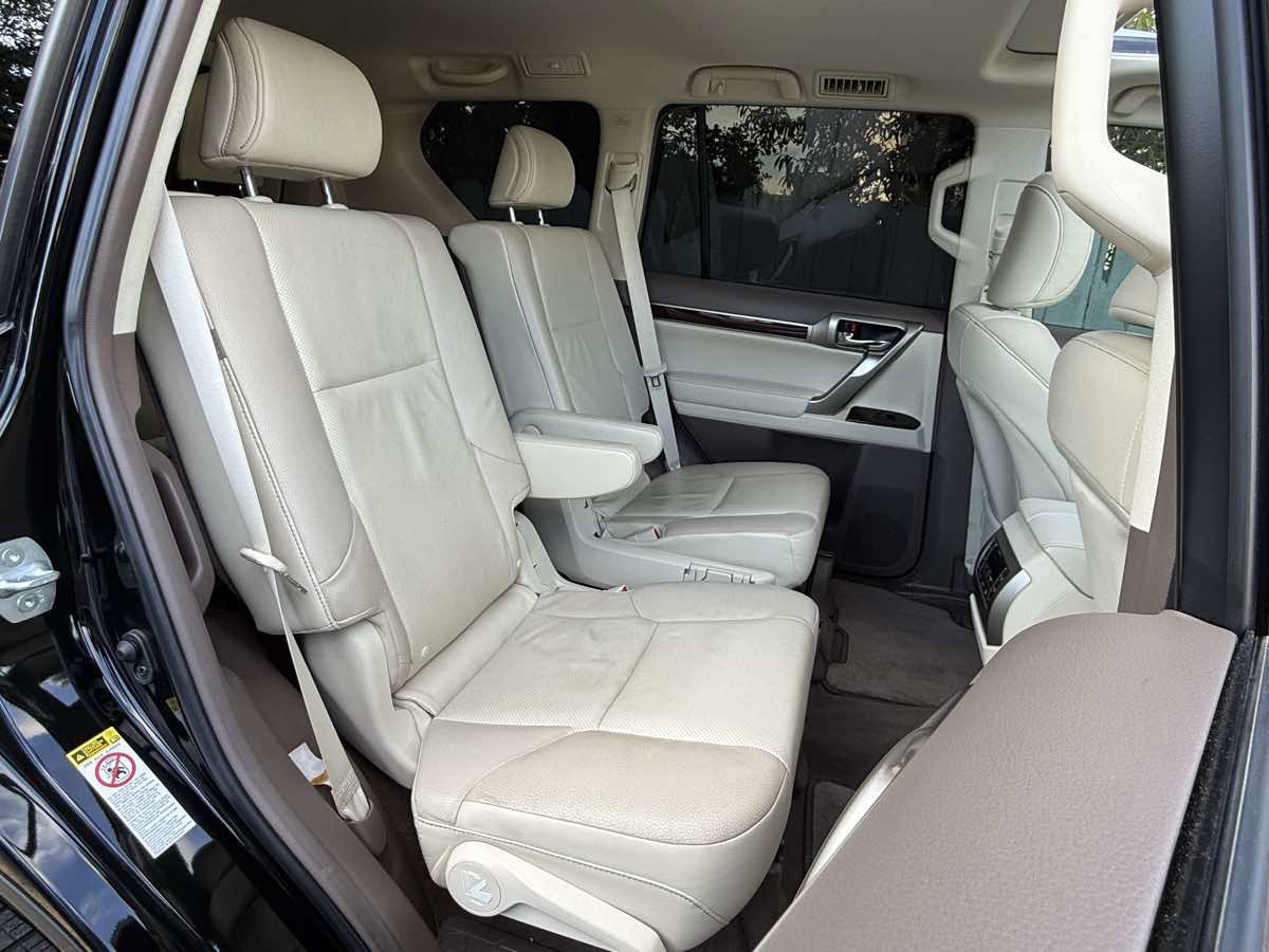 Used 2017 Lexus GX 460 image 12
