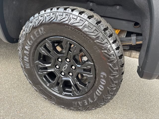 Used 2024 Chevrolet Silverado 1500 ZR2 w/ Technology Package AWD/4WD image 13