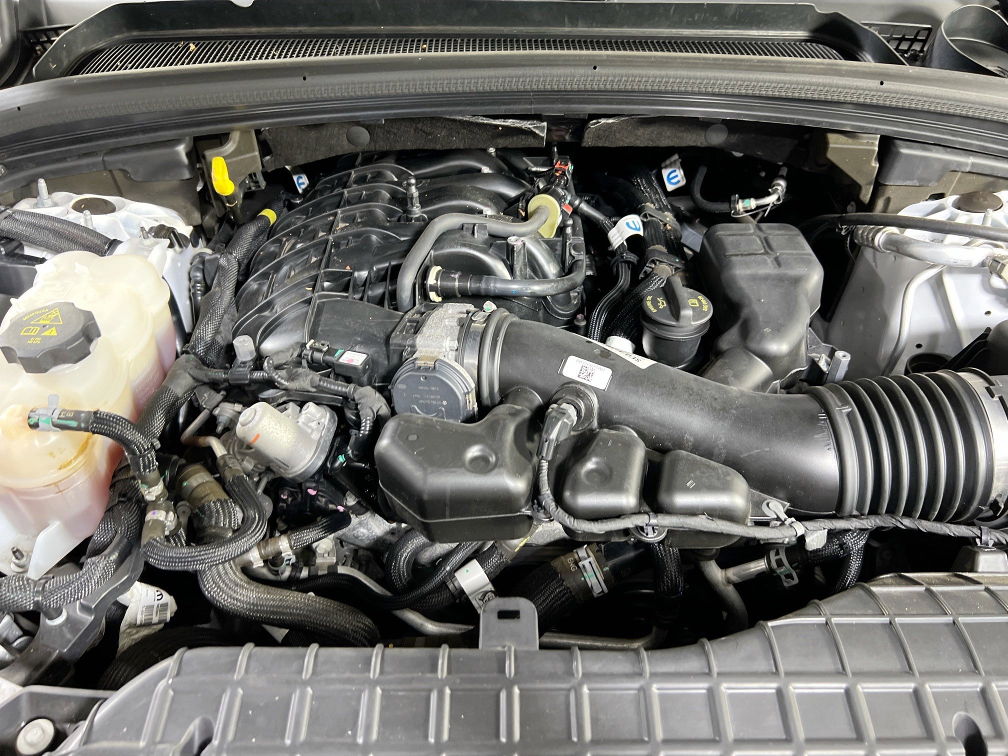 Used 2023 Jeep Grand Cherokee Laredo AWD/4WD image 27