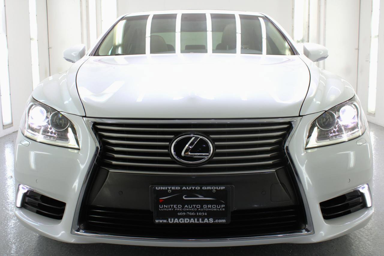 Used 2016 Lexus LS 460 w/ Comfort Package image 27