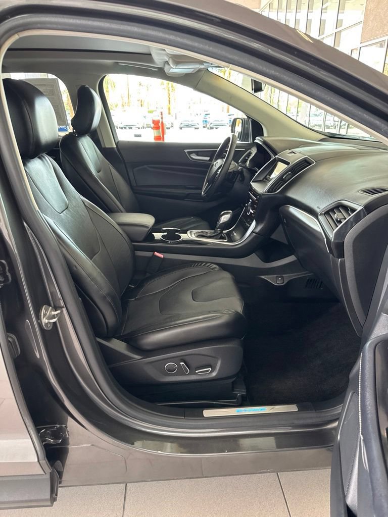 Used 2015 Ford Edge Titanium w/ Equipment Group 301A FWD image 8