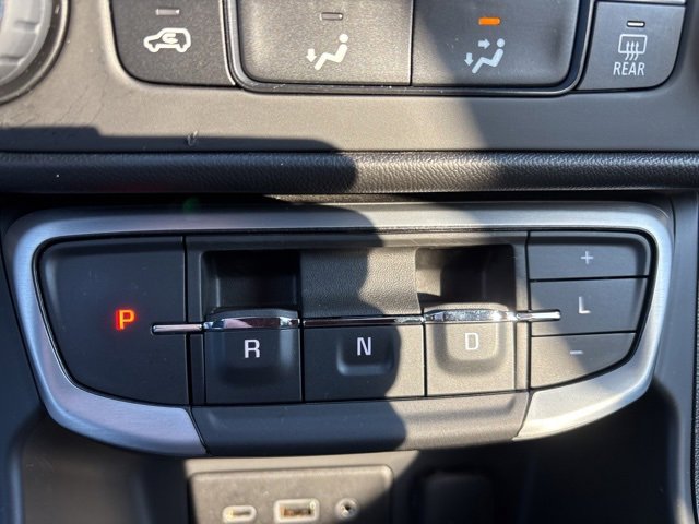 Used 2024 GMC Terrain SLE image 19