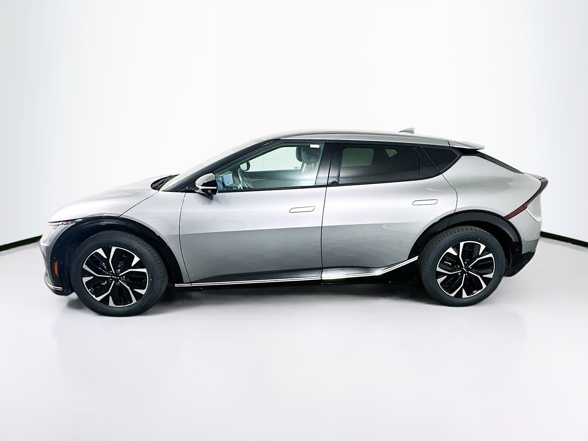Used 2023 Kia EV6 Wind w/ Wind Technology Package RWD image 4