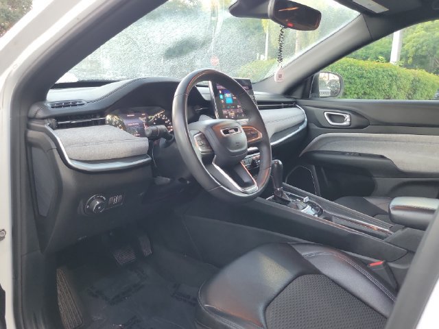 Used 2024 Jeep Compass Latitude AWD/4WD image 9