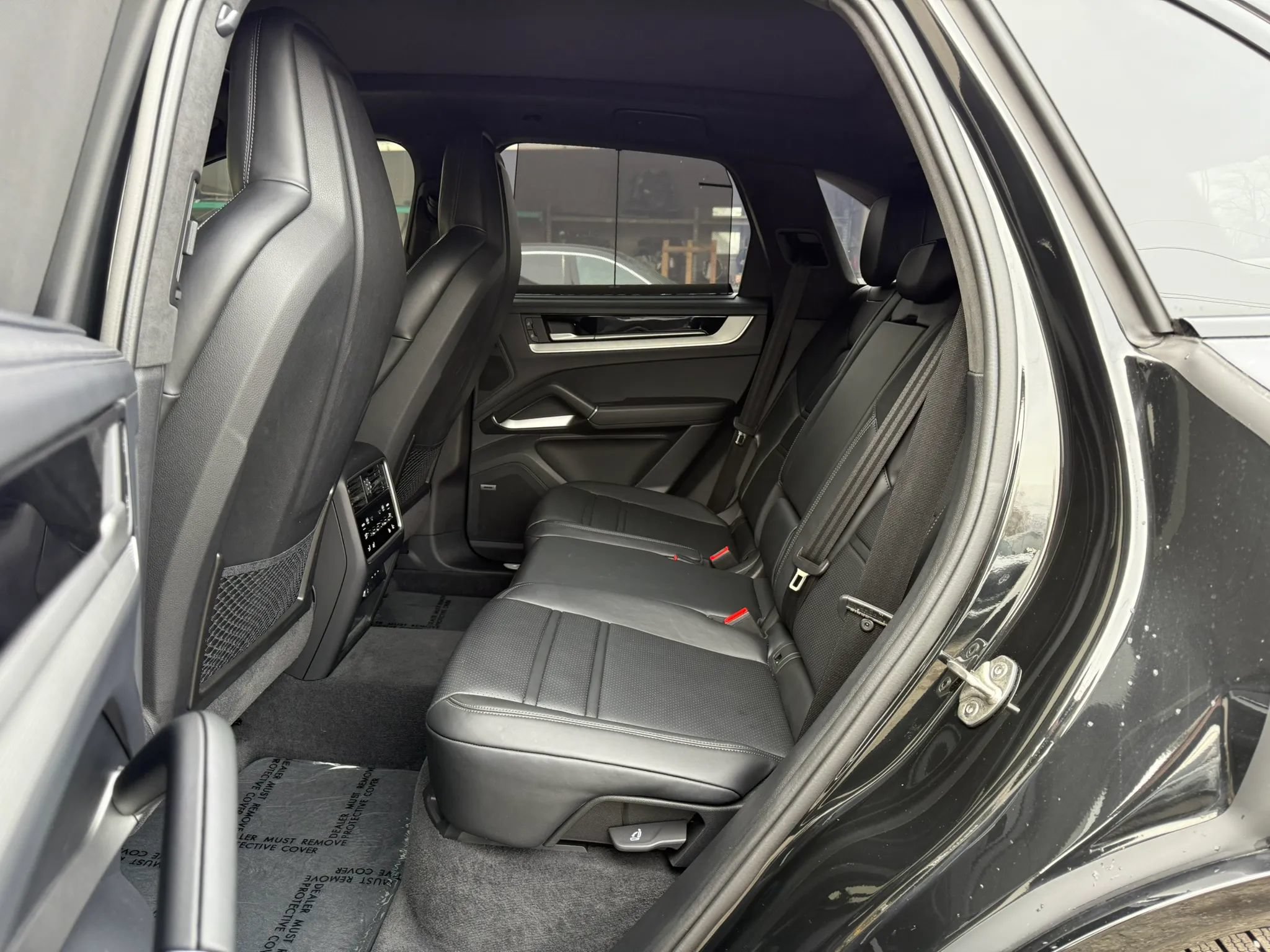 Used 2024 Porsche Cayenne Turbo AWD/4WD image 44