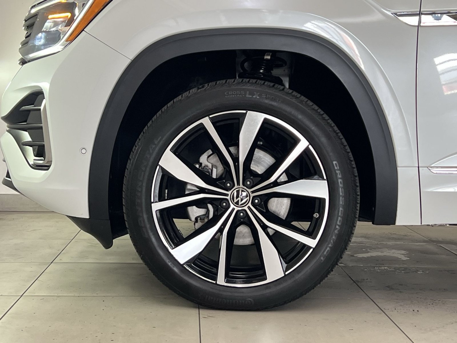 Used 2025 Volkswagen Atlas SEL Premium R-Line AWD/4WD image 11