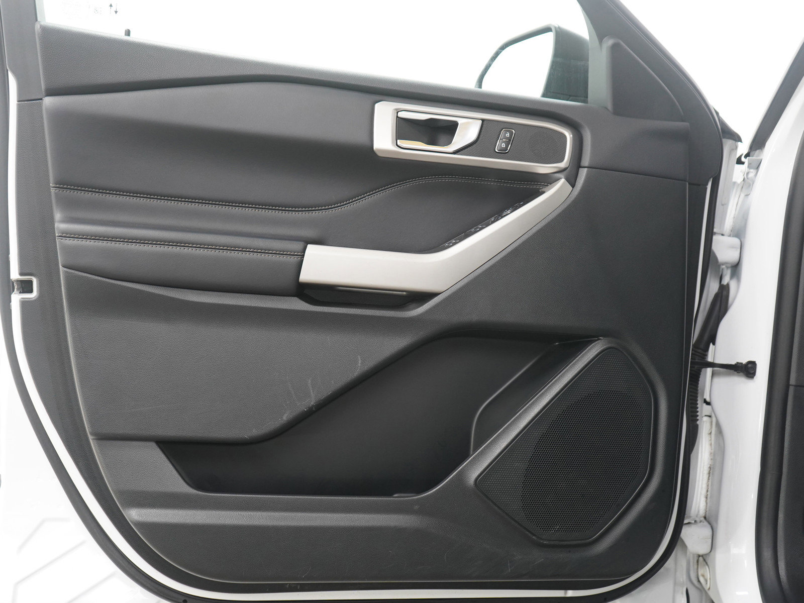 Used 2024 Ford Explorer XLT image 22