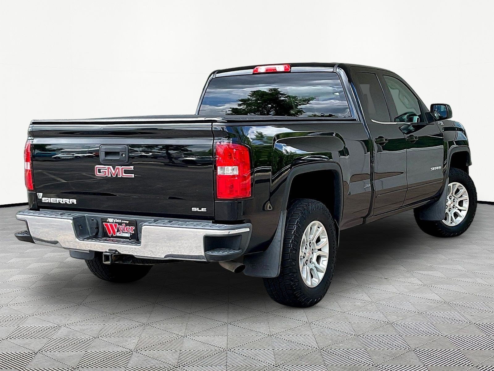 Used 2015 GMC Sierra 1500 SLE w/ SLE Value Package AWD/4WD image 6