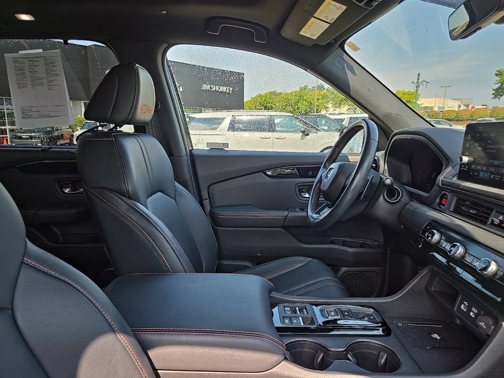 Used 2024 Honda Pilot TrailSport image 39