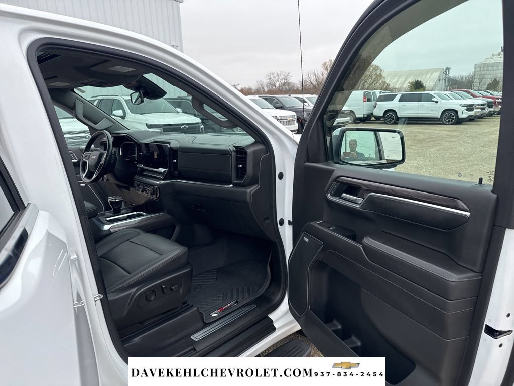 Used 2022 Chevrolet Silverado 1500 LTZ w/ LTZ Premium Package AWD/4WD image 28