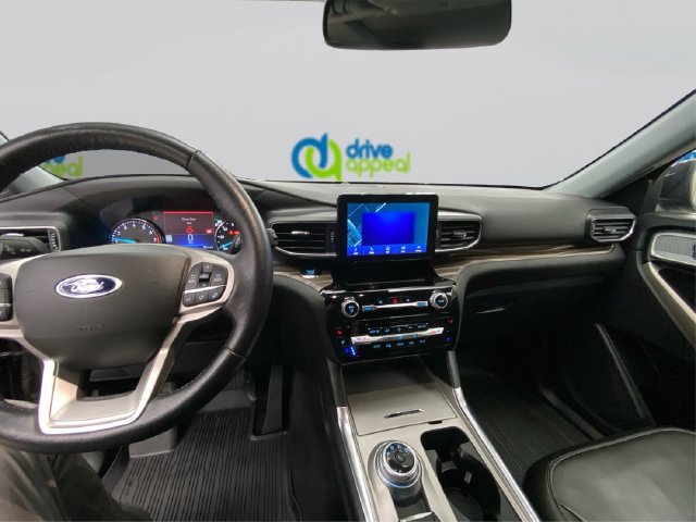 Used 2022 Ford Explorer Limited w/ Equipment Group 301A AWD/4WD image 30
