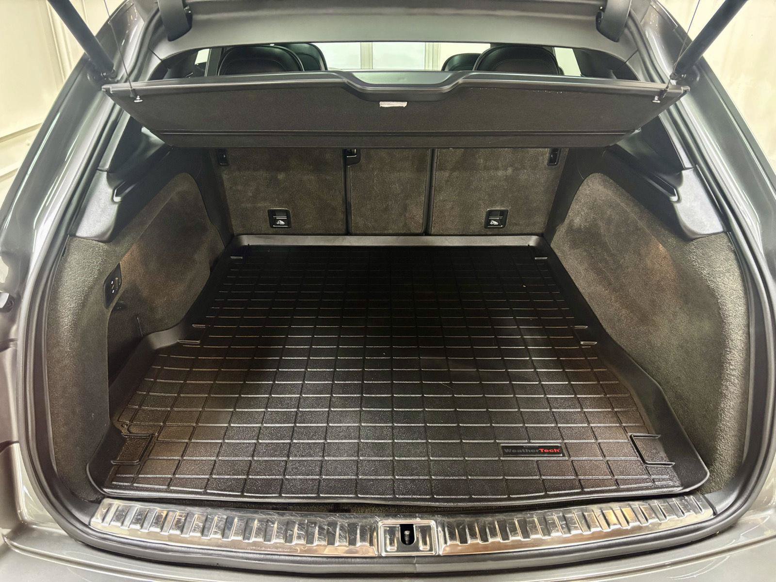 Used 2018 Bentley Bentayga AWD/4WD image 40