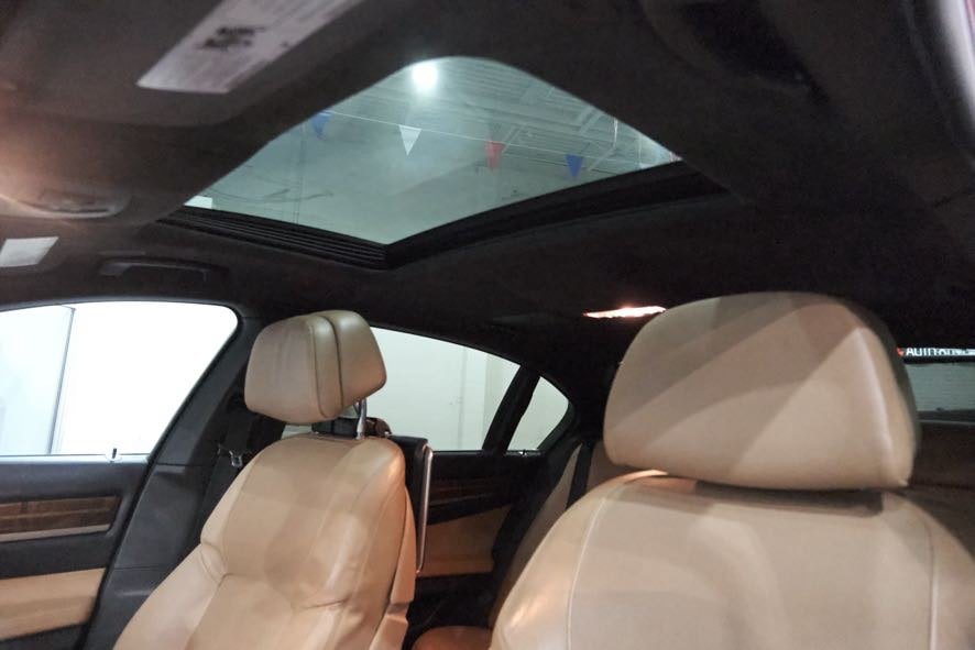 Used 2015 BMW 750Li xDrive AWD/4WD image 38