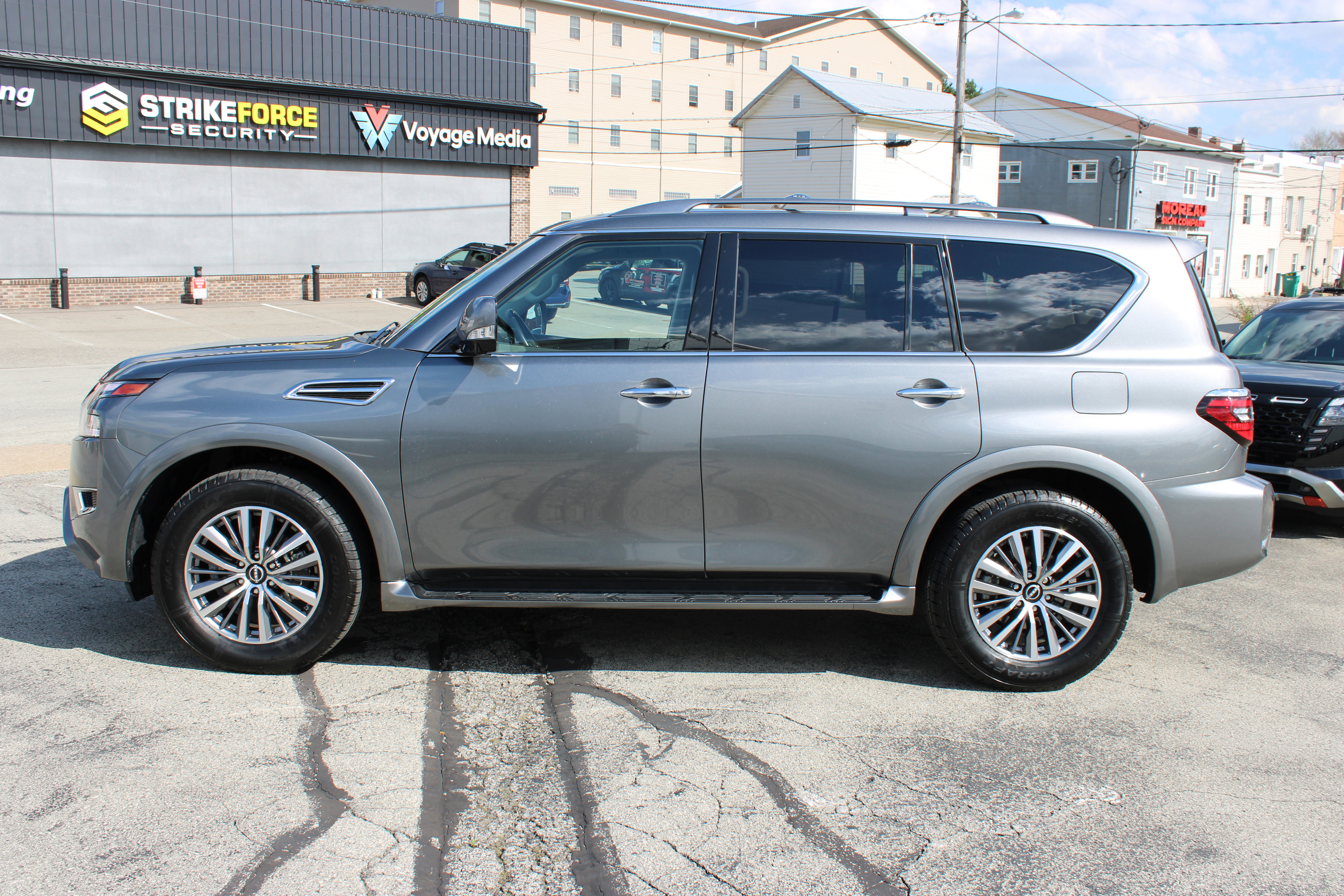 Certified 2023 Nissan Armada SL w/ Captain's Chairs Package AWD/4WD image 2