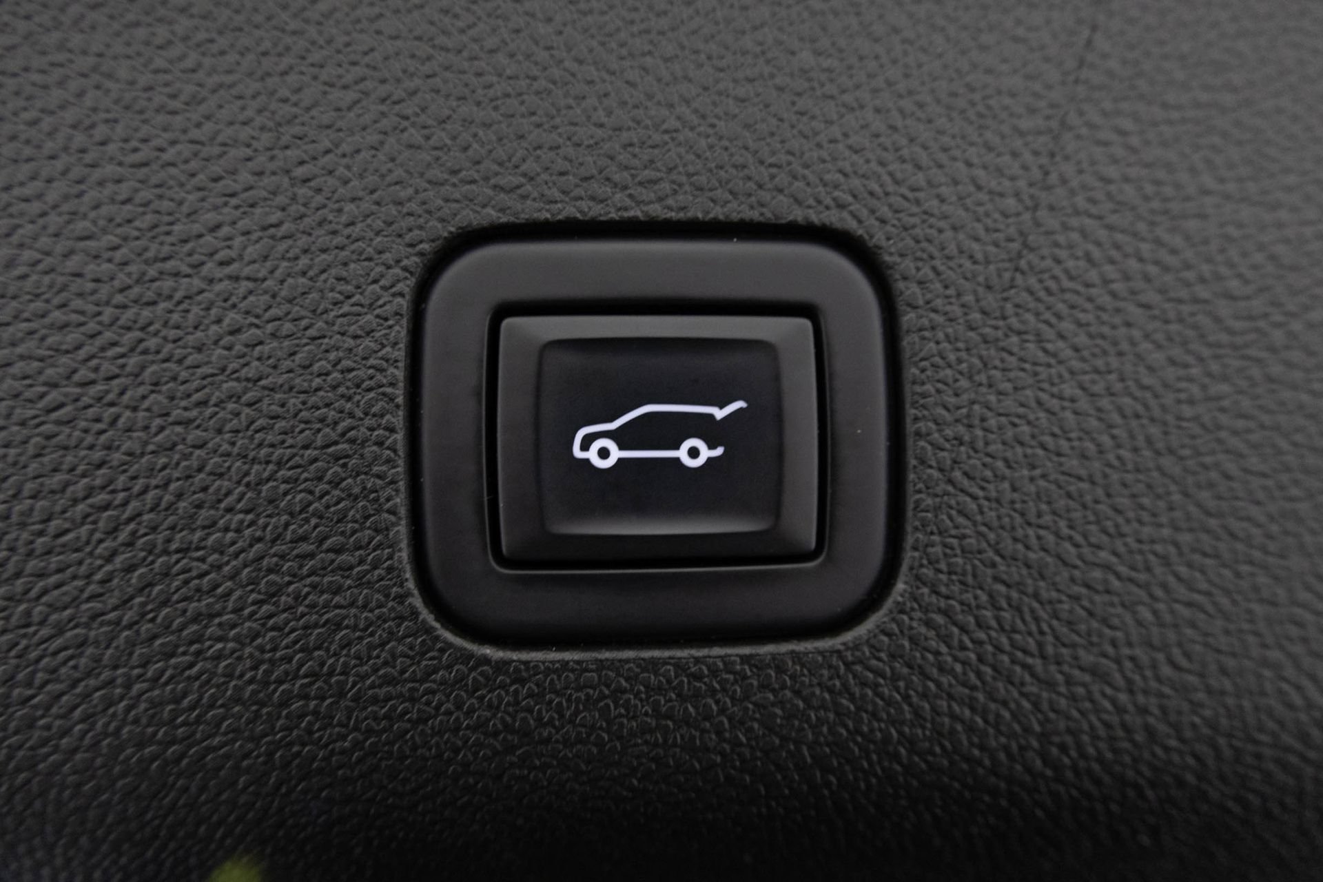 Used 2022 Chevrolet Suburban LT AWD/4WD image 43