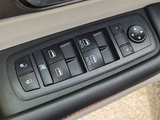 Used 2020 Chrysler Pacifica Touring-L w/ Premium Audio Group image 22
