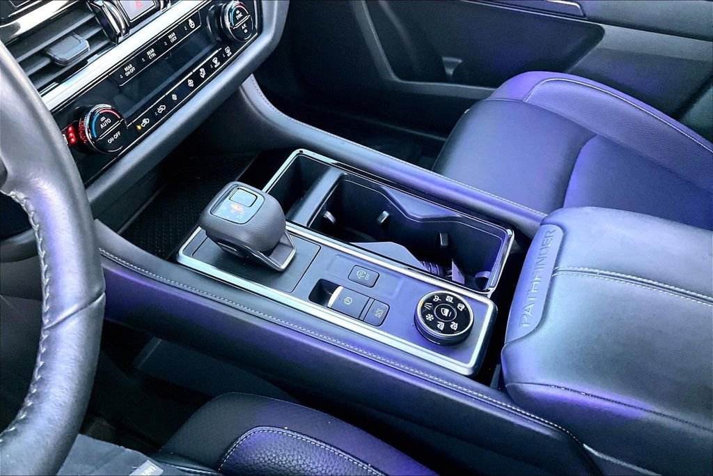 Used 2022 Nissan Pathfinder SL image 17