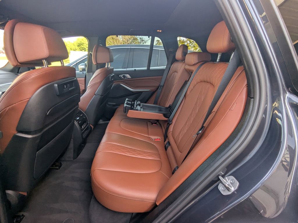 Used 2022 BMW X5 xDrive40i w/ M Sport Package image 26