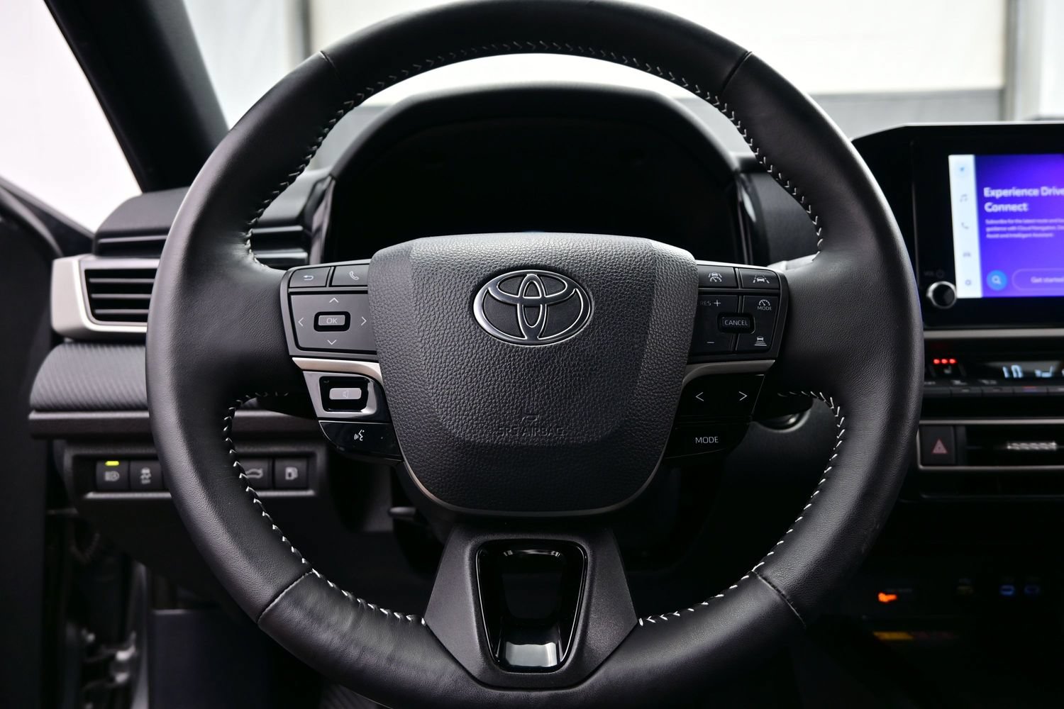 Used 2025 Toyota Camry SE w/ Convenience Package AWD/4WD image 24