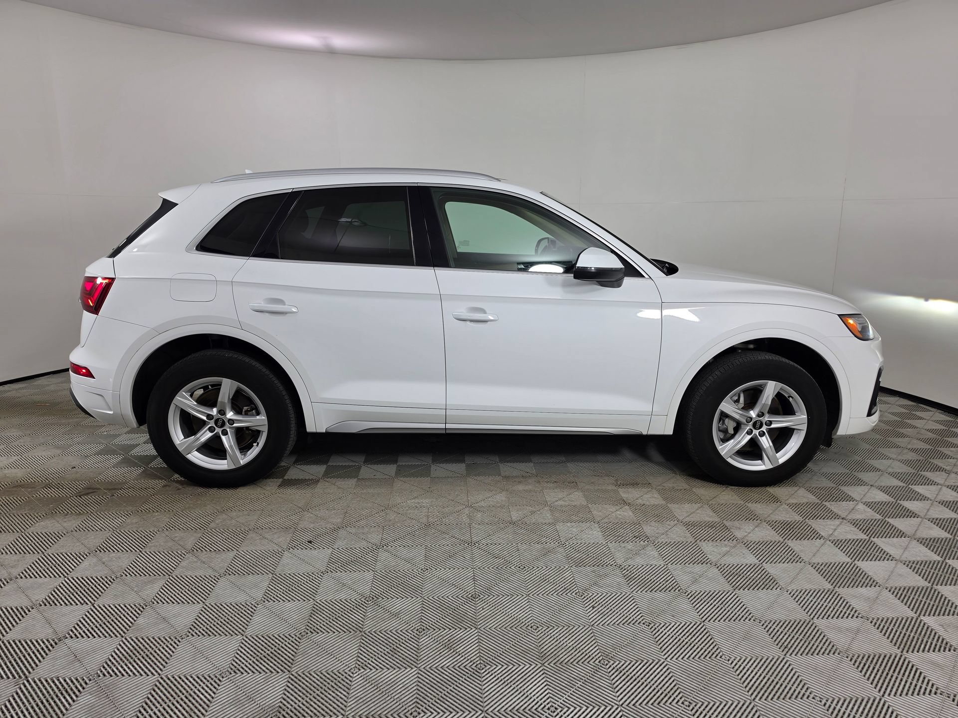 Certified 2023 Audi Q5 Premium Plus w/ Convenience Package AWD/4WD image 8