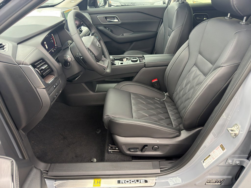 New 2026 Nissan Rogue Platinum w/ Tech Package image 14
